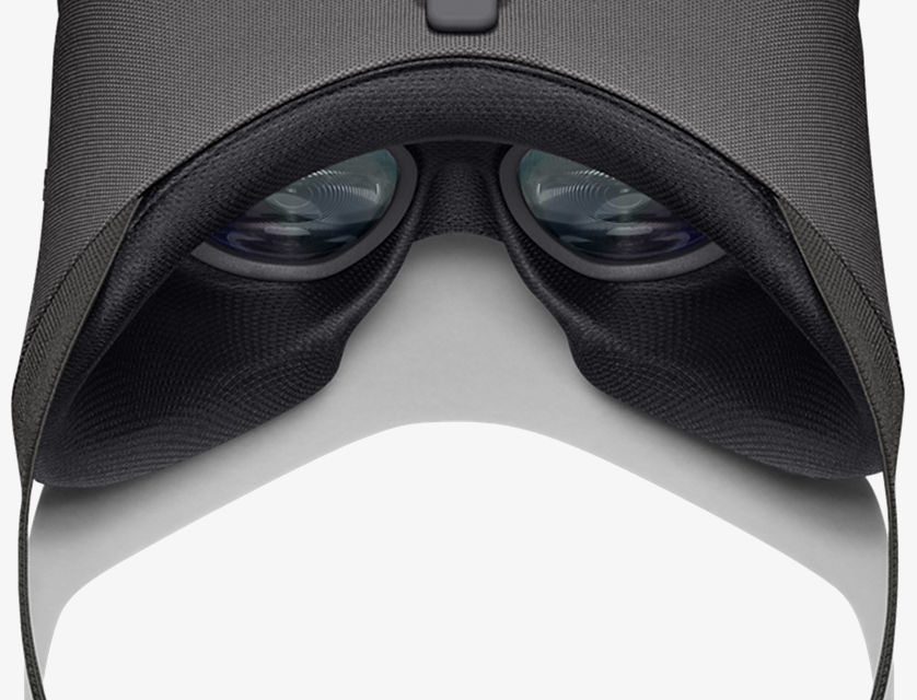 Vista interior de Google Daydream View. Enfoque en el forro acolchado y el visor