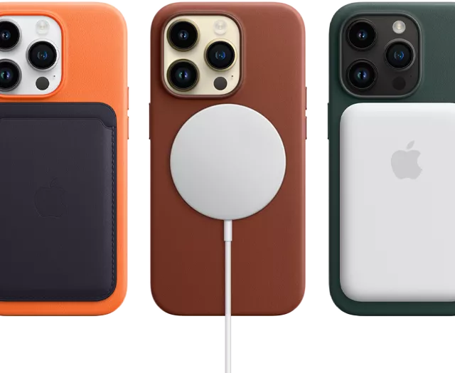 Fundas MagSafe para el iPhone 14 Pro en naranja, ámbar y verde bosque con accesorios MagSafe: billetera, cargador y batería.